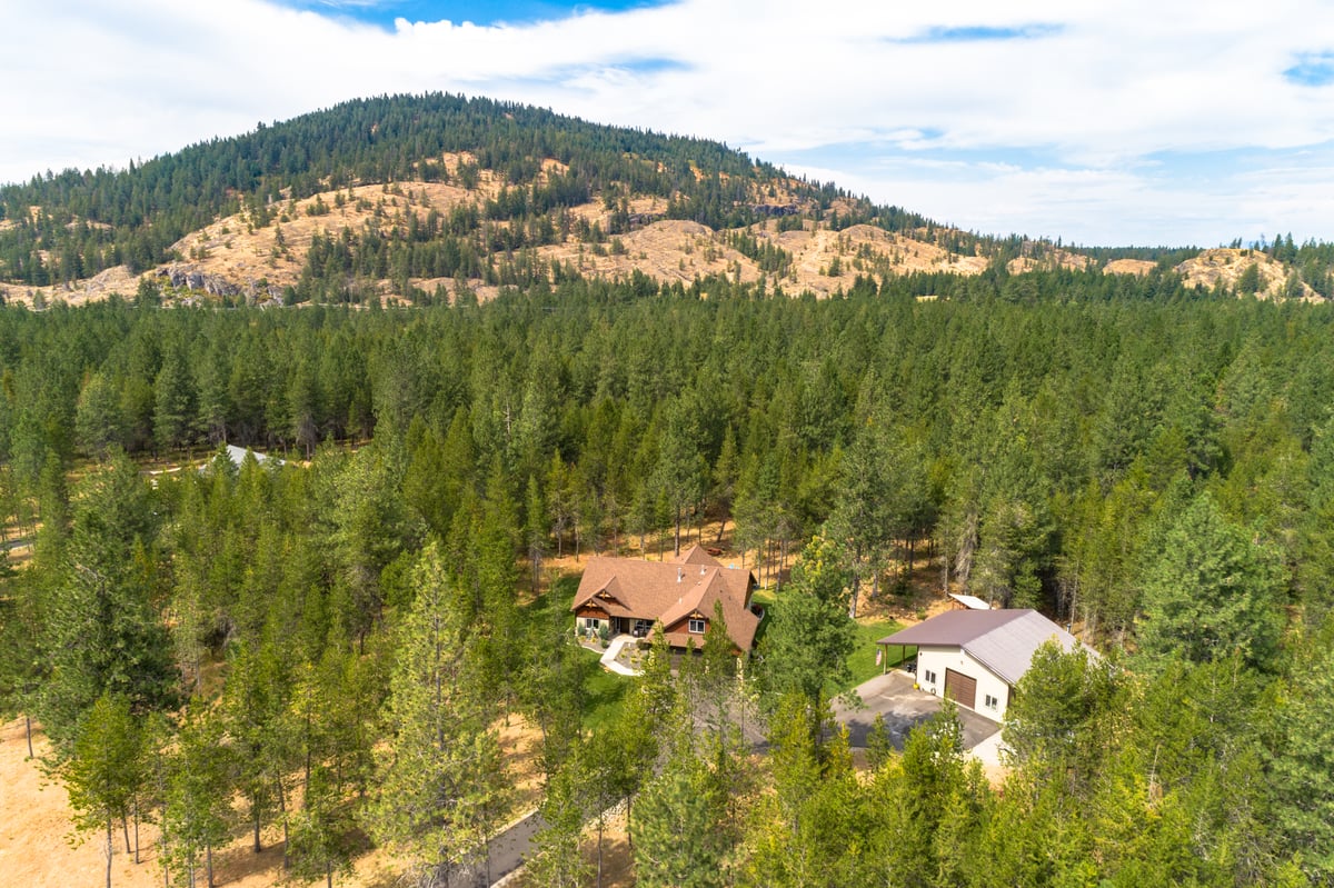 Aerial view of home in Lone Mountain Estates